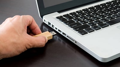 Kapcsolja ki az operációs rendszer „Automatikus lejátszás” funkcióját