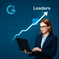 אישה עומדת מול מסך לפטופ עם גרף עולה ואייקונים עם המונח LEADERS