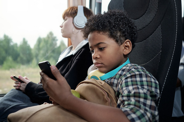 Safer Kids Online – Implementing Screen Limits