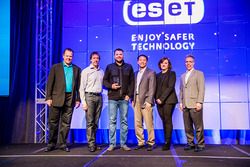 Rain Networks CEO Robert Siemons, third from left, at ESET's North America Partner Conference.